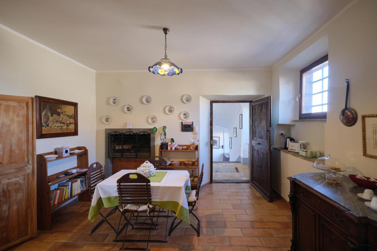 Palazzo Mazzini Bed & Breakfast Bagnoregio Exterior photo